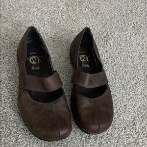 Merrell brown leather Mary Jane shoes Size 7